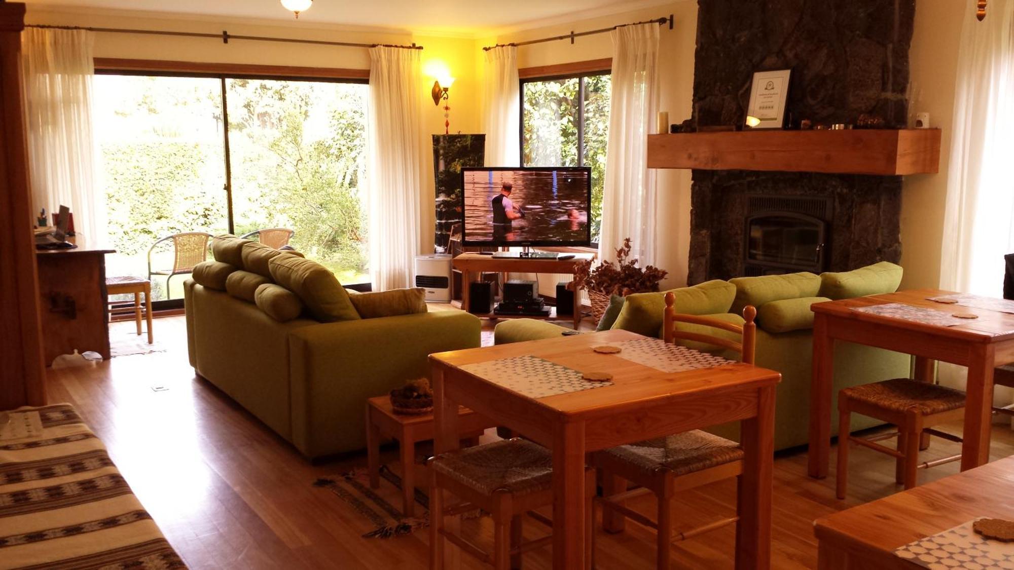 Frontera Pucon Hostel B&B エクステリア 写真