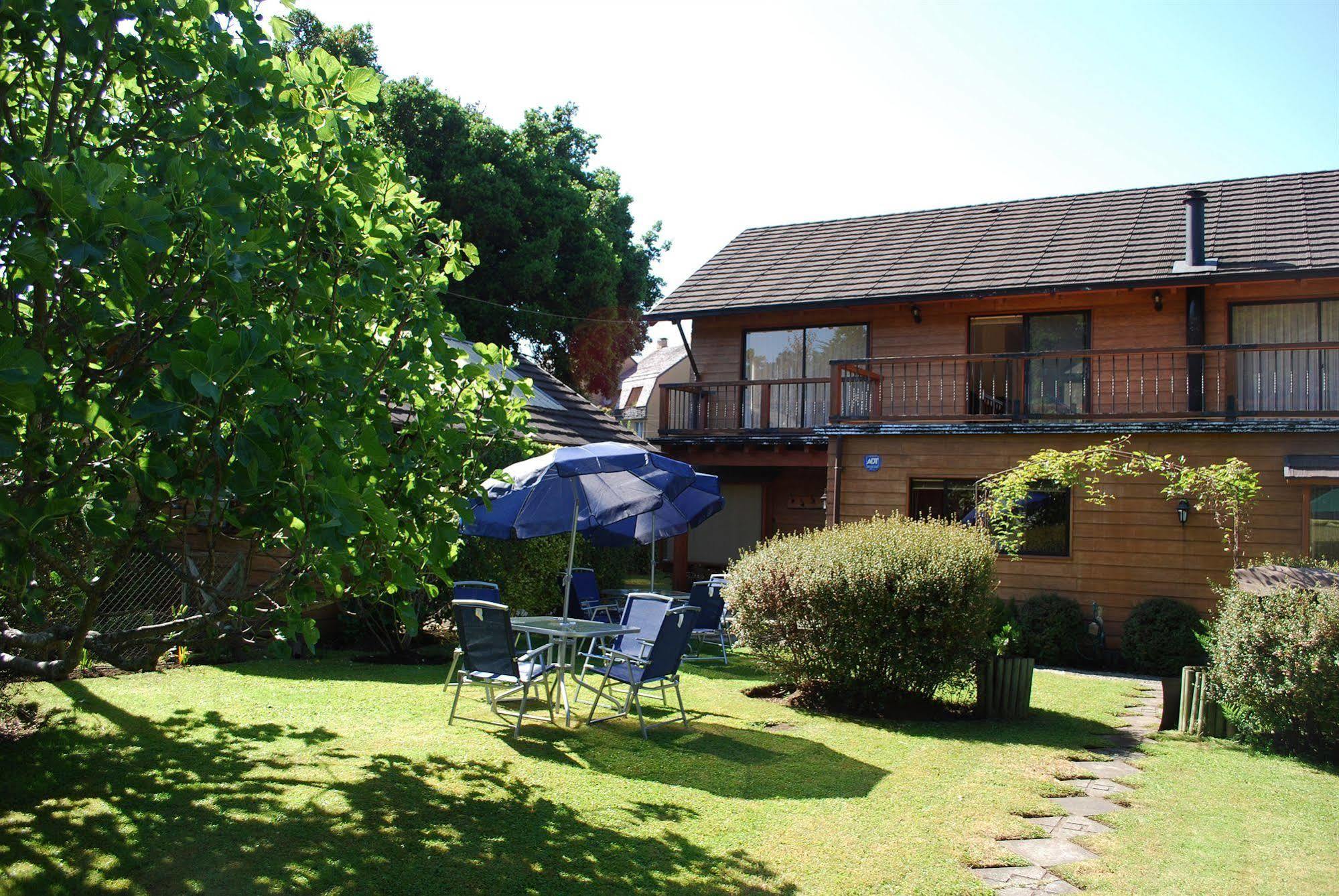Frontera Pucon Hostel B&B エクステリア 写真