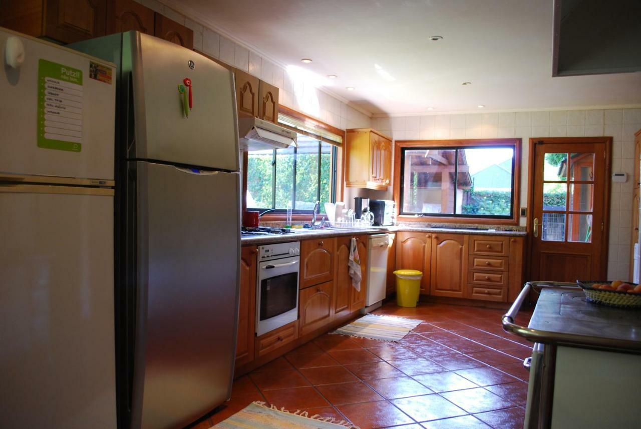 Frontera Pucon Hostel B&B エクステリア 写真