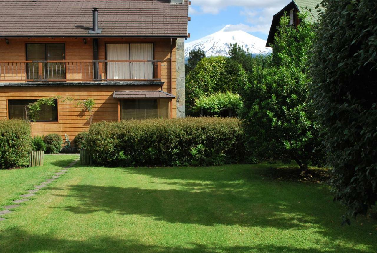 Frontera Pucon Hostel B&B エクステリア 写真